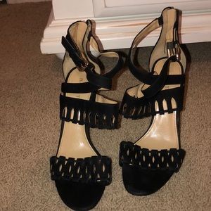 Super cute black heels